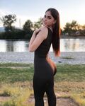 SUPER PAWG JANA CULOVIC stretching out leggins