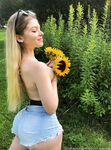 Lindsay Capuano OnlyFans Photos