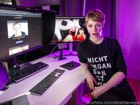 diewildeveganerin aka Die Militante Veganerin OnlyFans Fotos