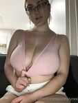 Ashhxlynxx aka Lynxbabyx OnlyFans Pics