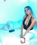 Aliciazore 18yo blonde australian thot with big tits