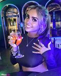 Aliciazore 18yo blonde australian thot with big tits